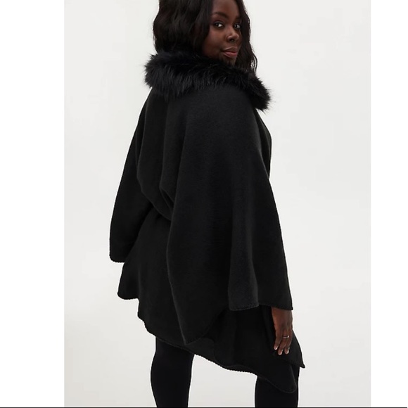 Torrid Faux Fur Collar Ruana - One Size - Picture 4 of 10